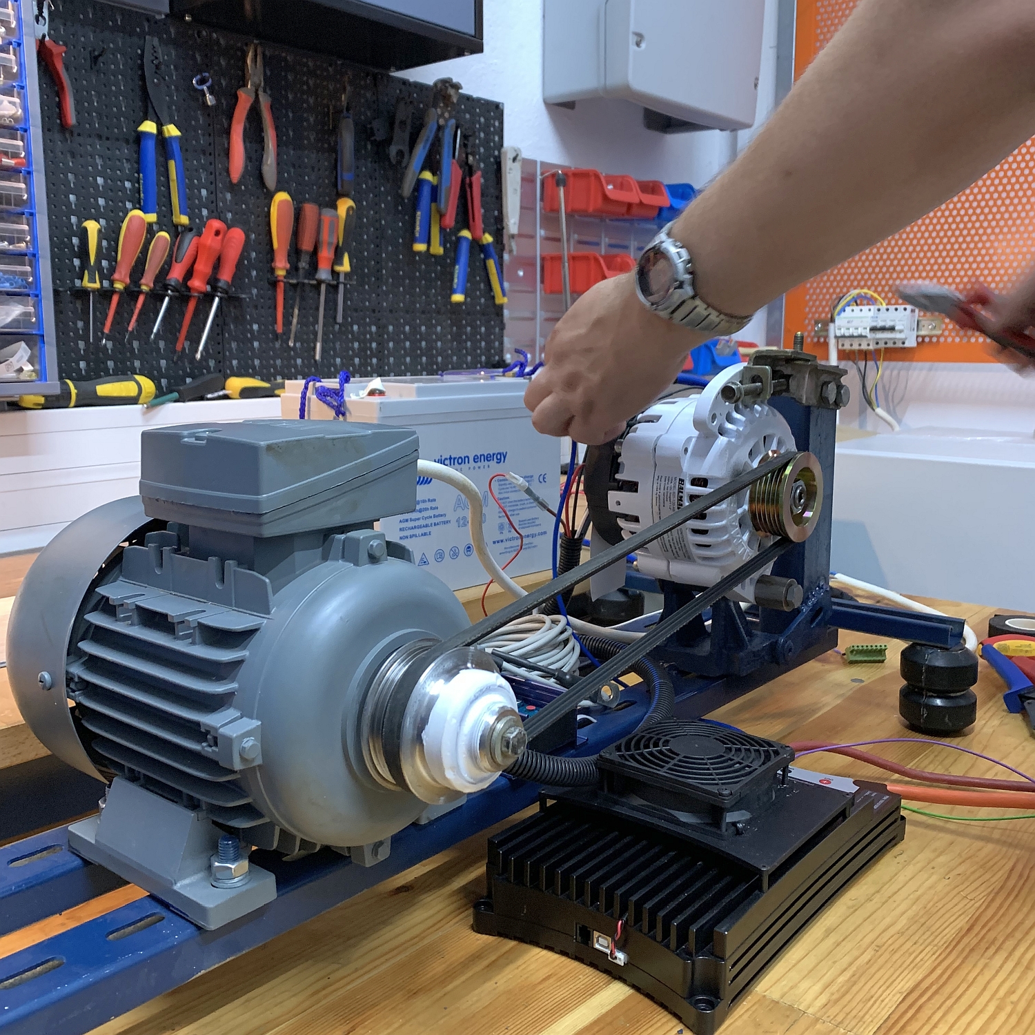 How Alternator Charges Battery